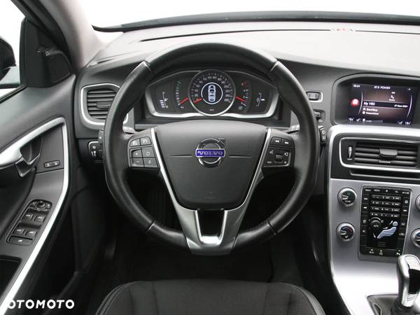 Volvo V60 Cross Country D3 Momentum - 17