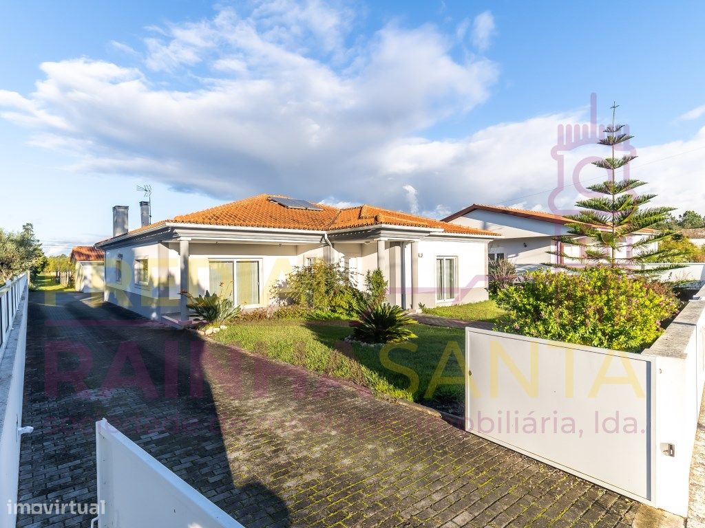 Moradia garagem, forno, Churrasqueira. 5000 m2 de terreno com furo ... - Grande imagem: 1/37