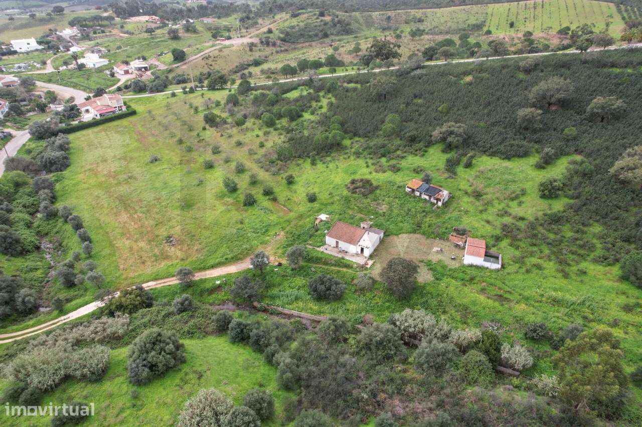 Quinta com casa e arrecadações com 23000m2 e dois poços na Senhora do - Grande imagem: 5/35