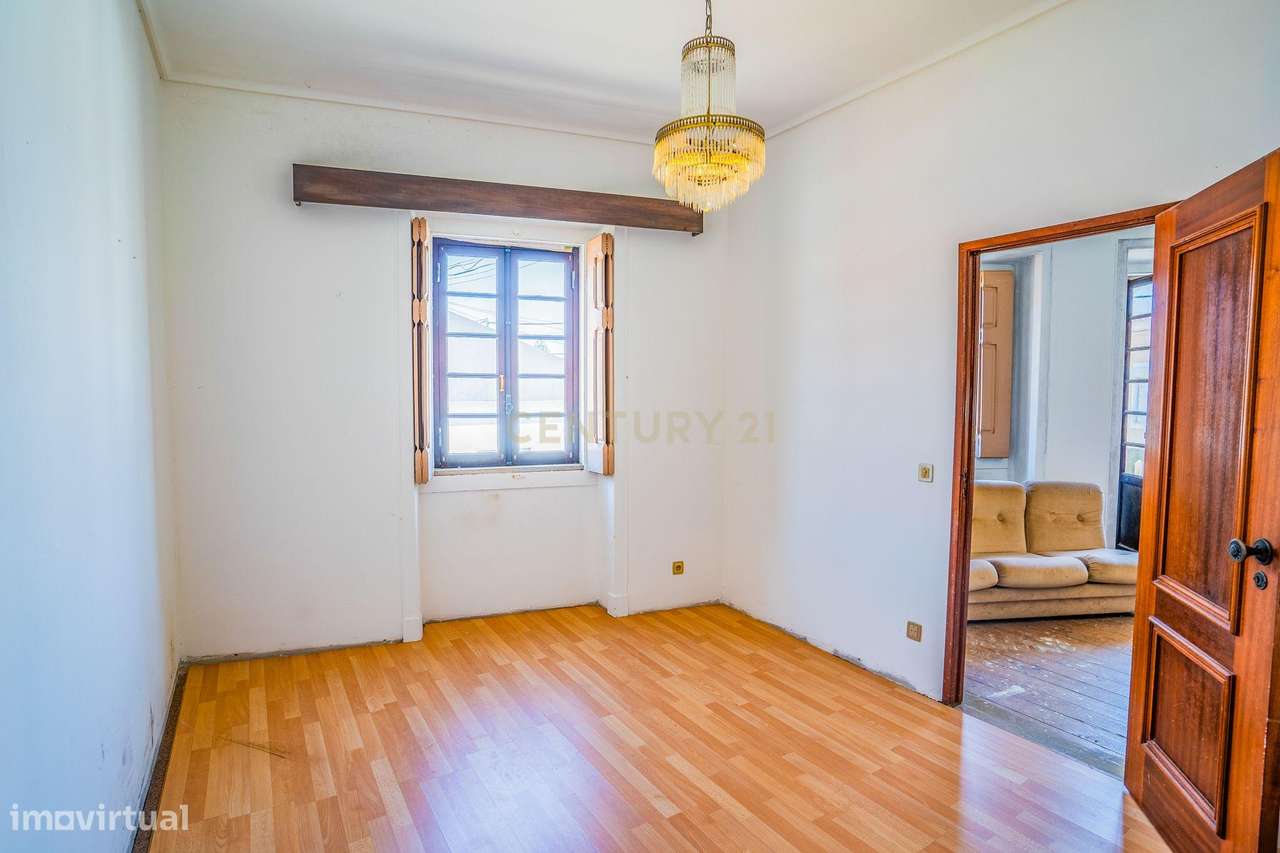 Moradia no Centro das Gaeiras. Uma casa única.-17