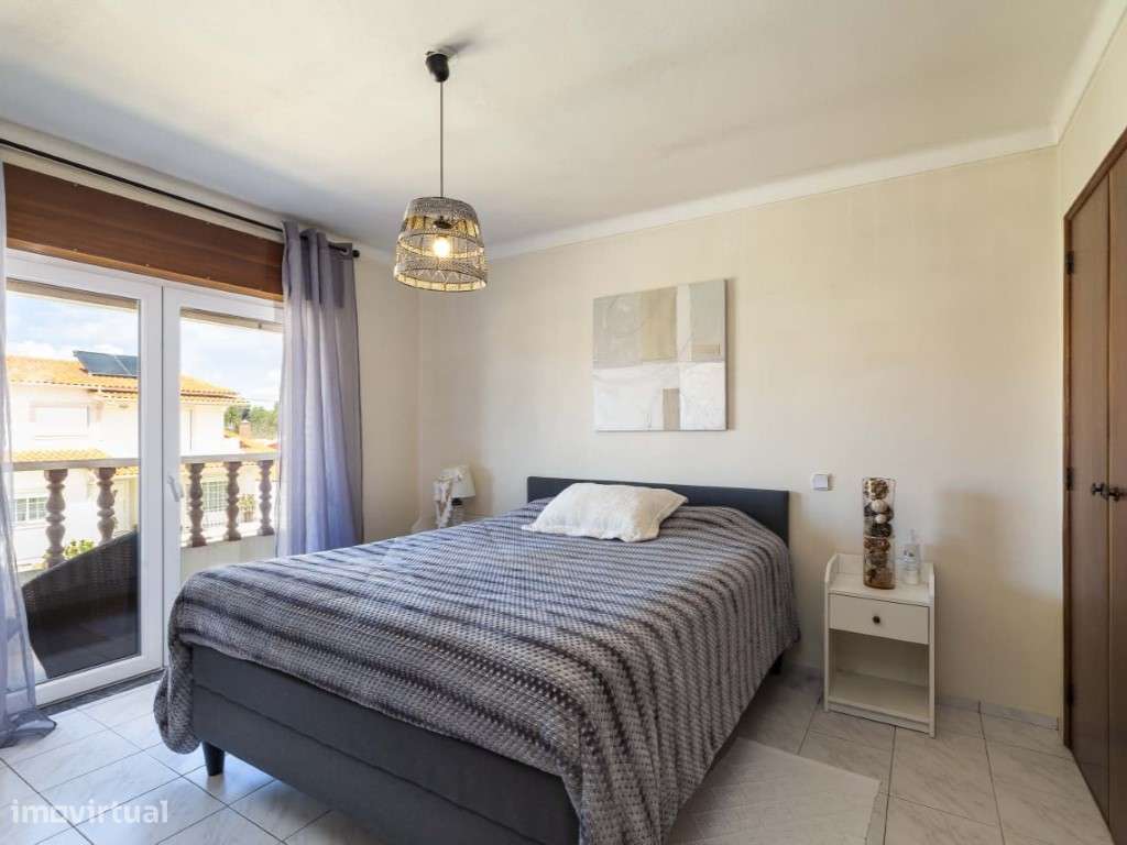 Moradia T4 individual em Vieira de Leiria-16