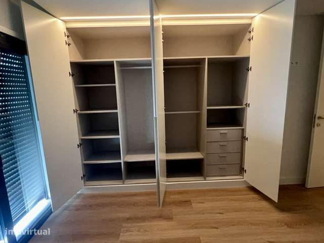 3 Apartamentos T2+1-22