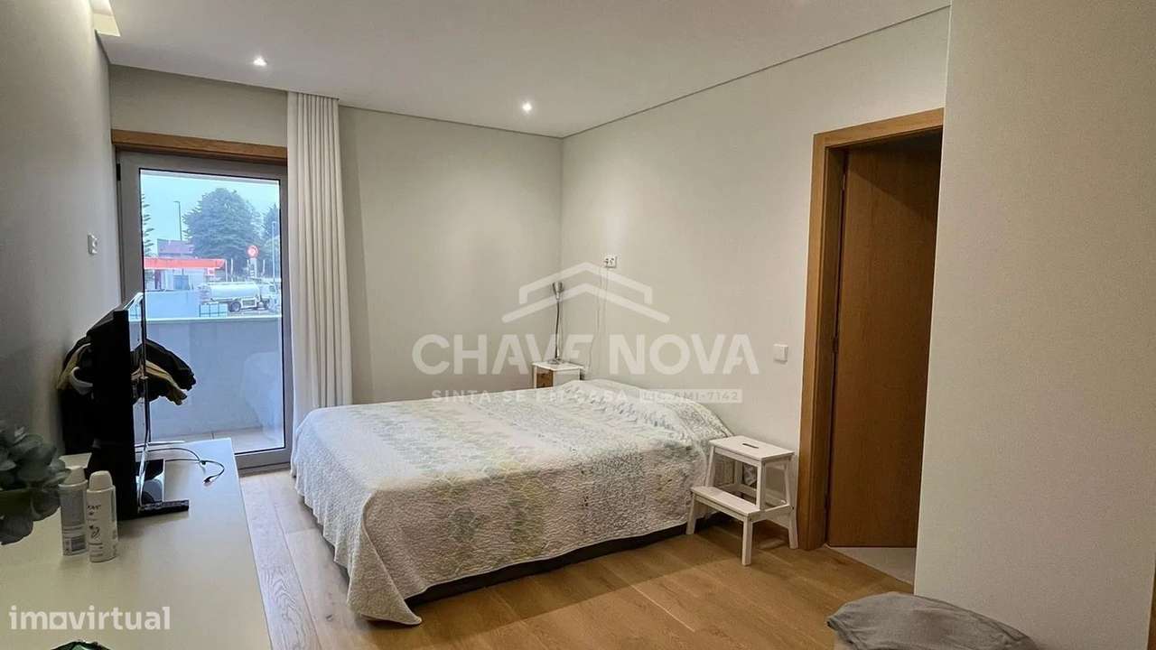 Apartamento T4 Duplex de Excelência – Paranhos-24