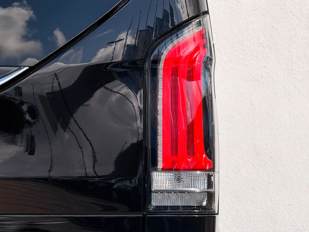 Mercedes-Benz Klasa-V 300 D Extralang 4Matic 9G Tronic Avantgarde 237 KM — zdjęcie 2