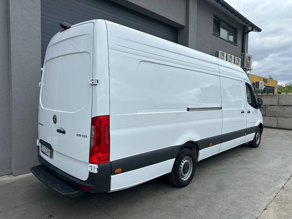 Mercedes-Benz Sprinter 2025