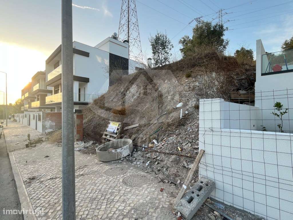Terreno com projeto na Urbanização dos Terraços du Moulin, Vialonga - Grande imagem: 3/17