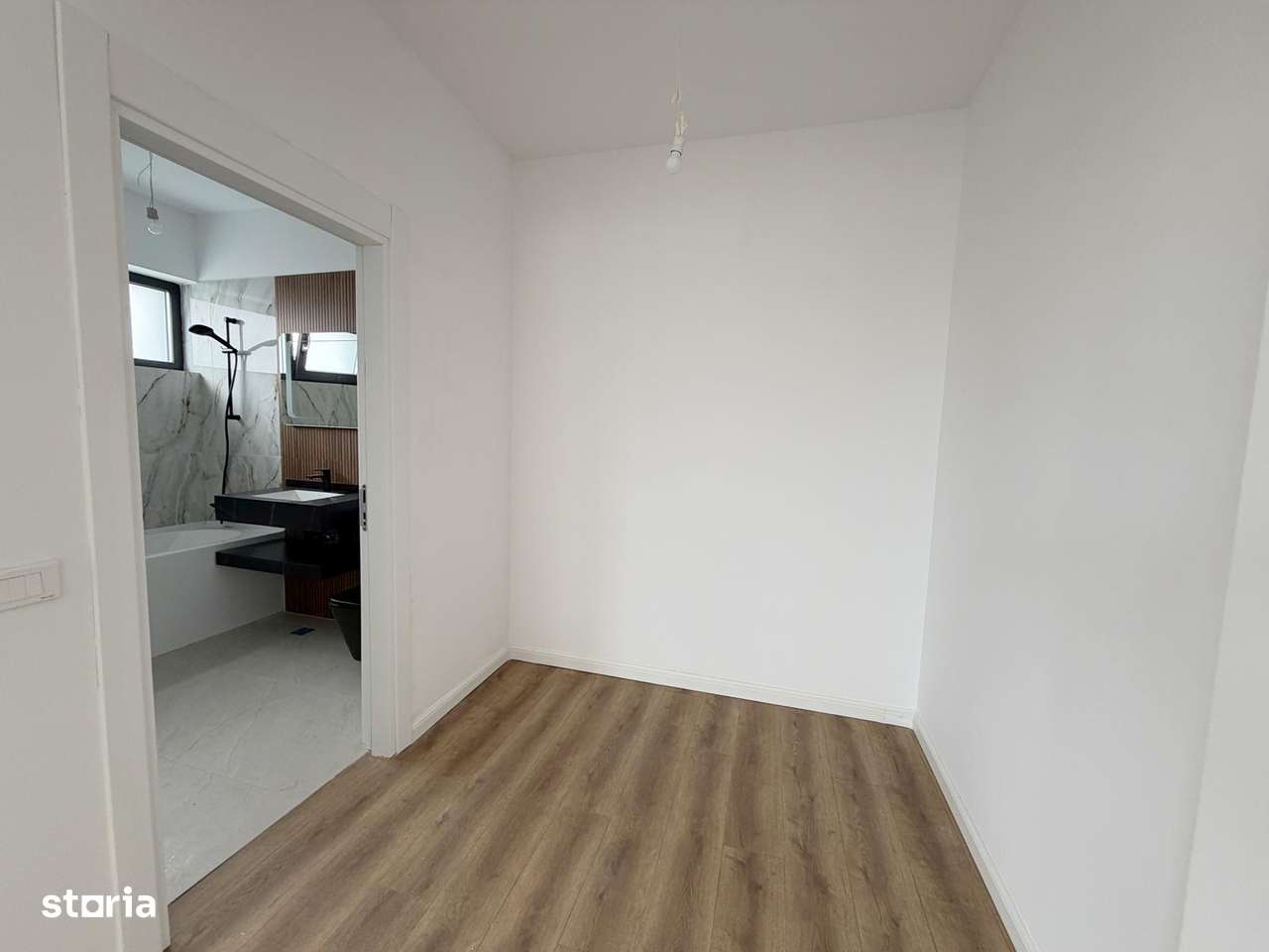 Casa individuala ~ 4 camere ~ 2 bai ~ 130mp utili + teren 470mp-4