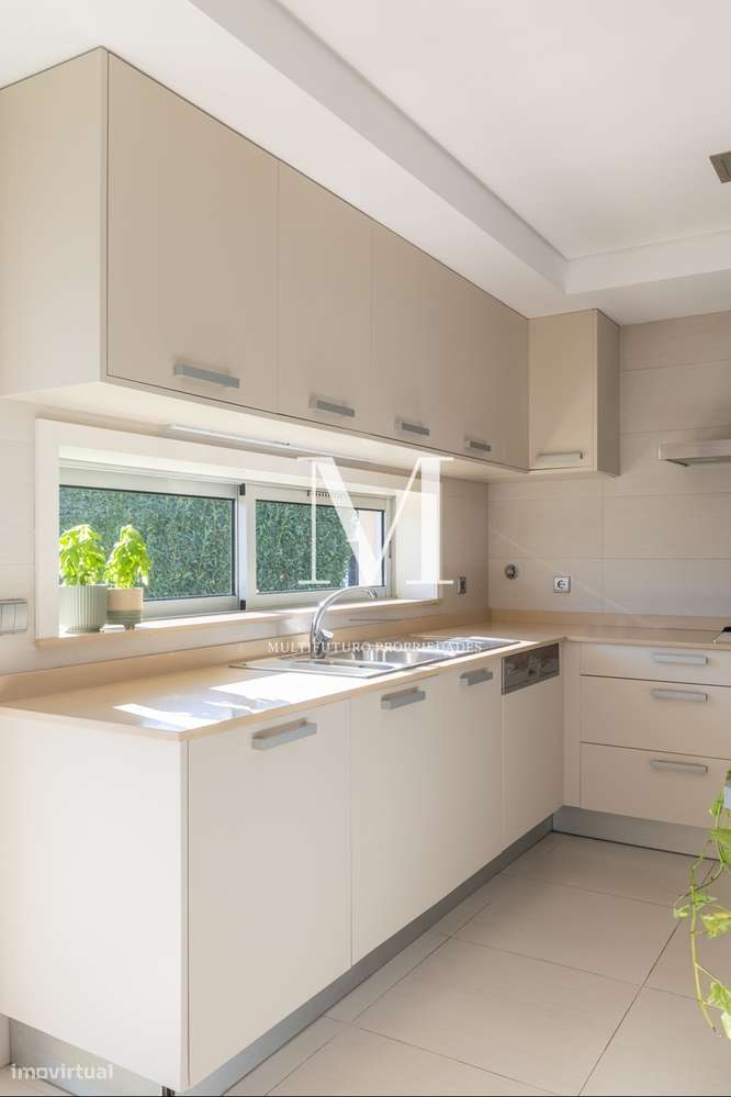 Famalicão | Propriedade T3+1 Térrea | 1.500 m² | Piscina | Jardim | LU-55