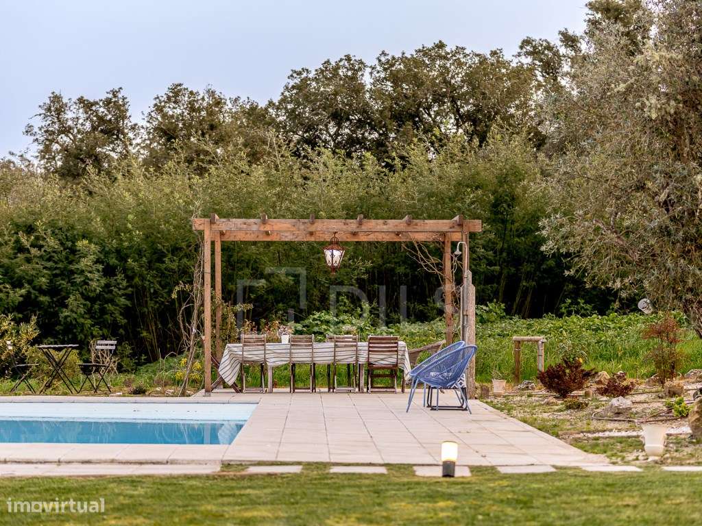 Quinta T9 em Azeitão com piscina e 11 ha de terreno, renovada-49