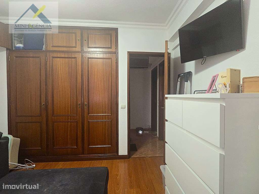 Apartamento T2 com Arrecadação no Vale do Cobro em Setúbal-13