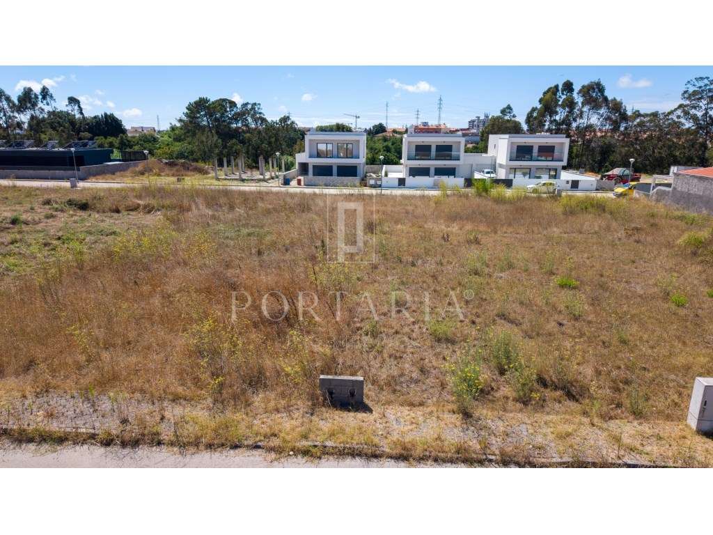 Terreno Urbano para Construção na Quinta da Boavista, em Esgueira-0