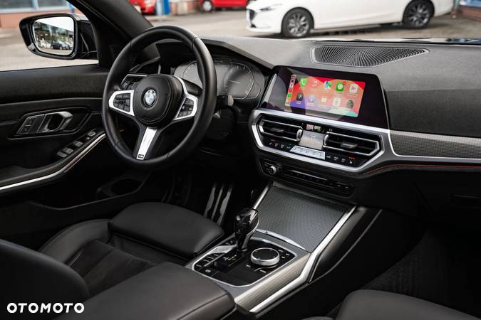 BMW Seria 3 320i M Sport - 17