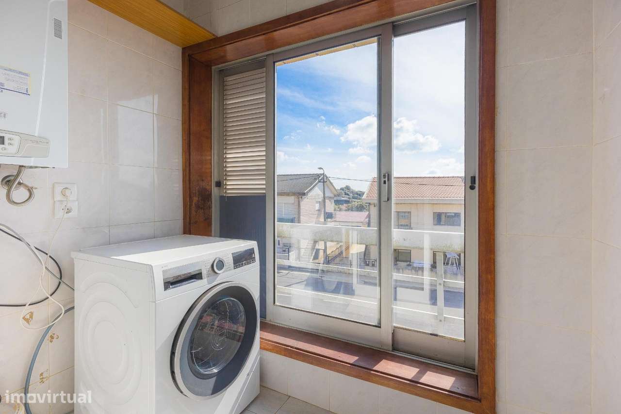 Apartamento T3 com Duas Garagens Fechadas em Águas Santas, Maia-12