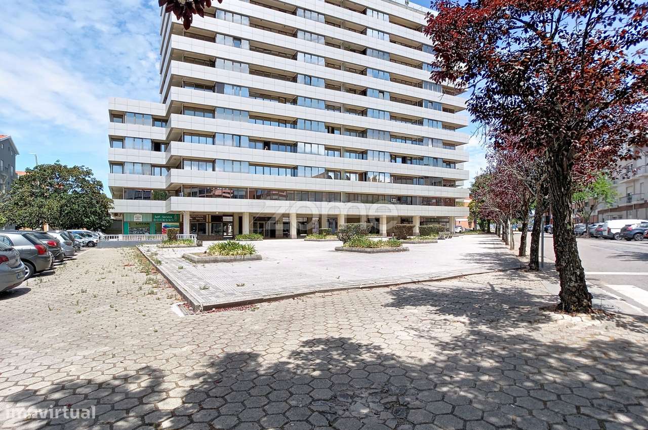 Loja com Potencial para T1 à Venda no Bairro do Liceu, Aveiro-17
