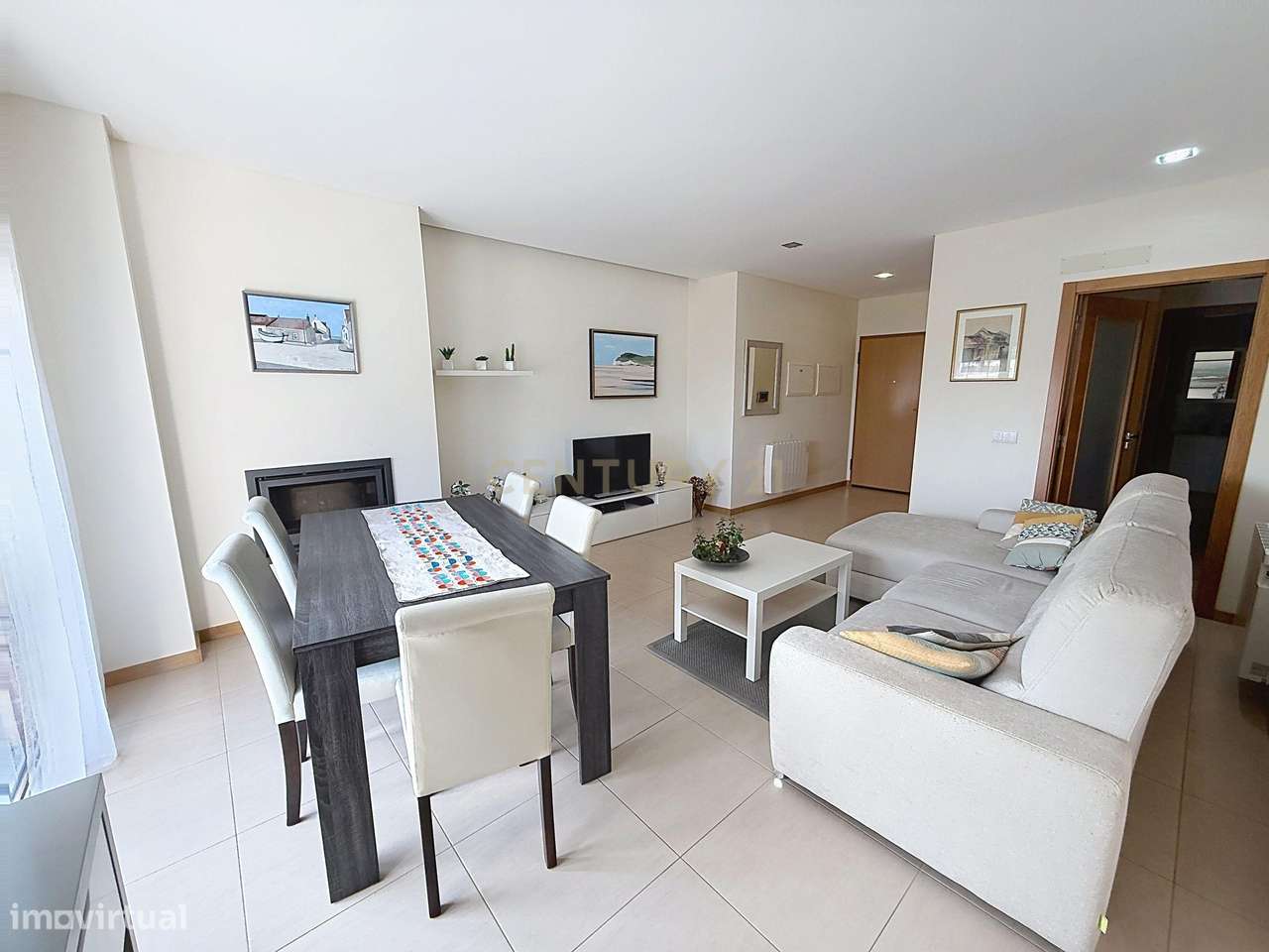 Apartamento T2 com varanda e garagem fechada na Nazaré.-4