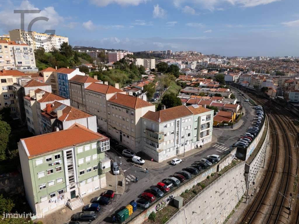 Apartamento T2 em Queluz-Belas junto à Estação-23