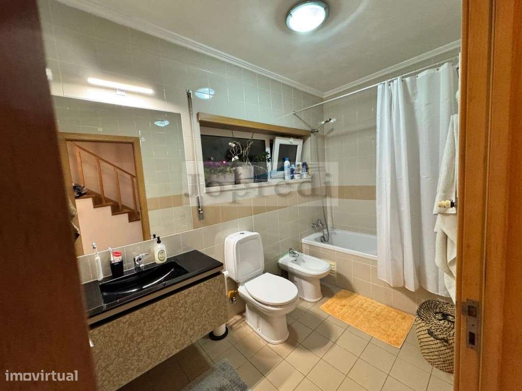 Apartamento Duplex T3+1 em Condomínio Fechado com piscina.-16