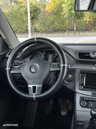 Volkswagen Passat Variant 2.0 TDI BlueMotion Technology Comfortline - 8
