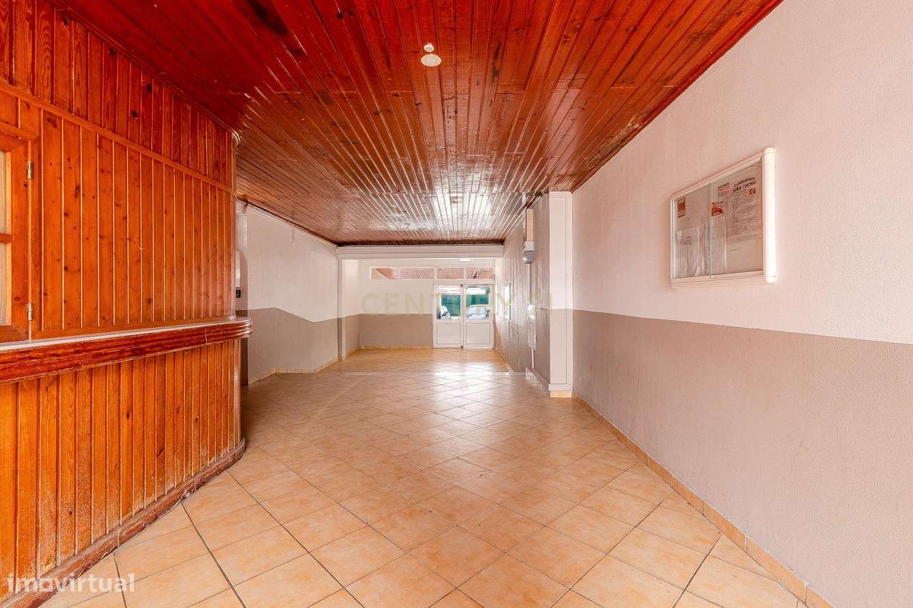 T1 no Edifício Eirachoro com piscina,  elevador e ótima exposição sola - Grande imagem: 4/27