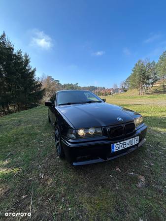 BMW Seria 3 323i - 6