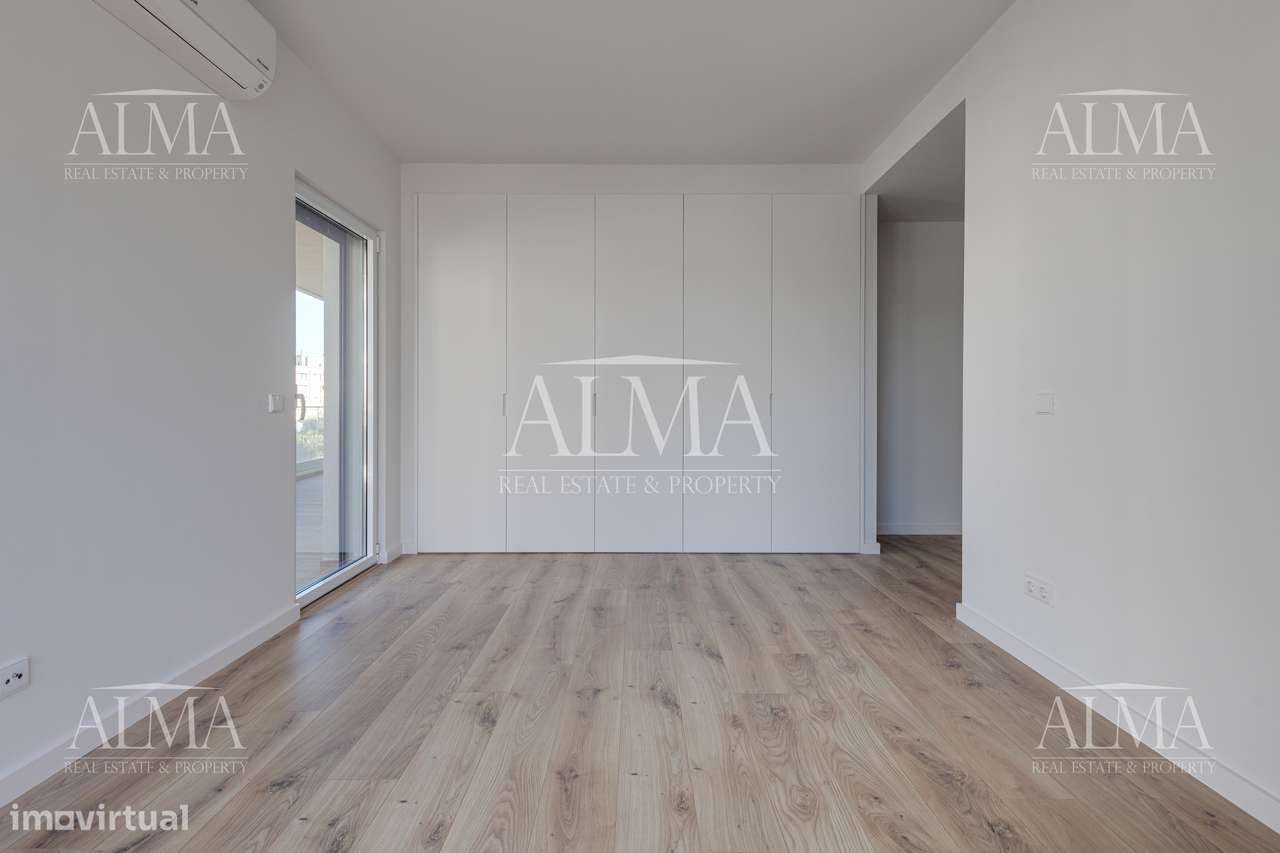 Apartamento T4 novo  na Senhora do Porto-16