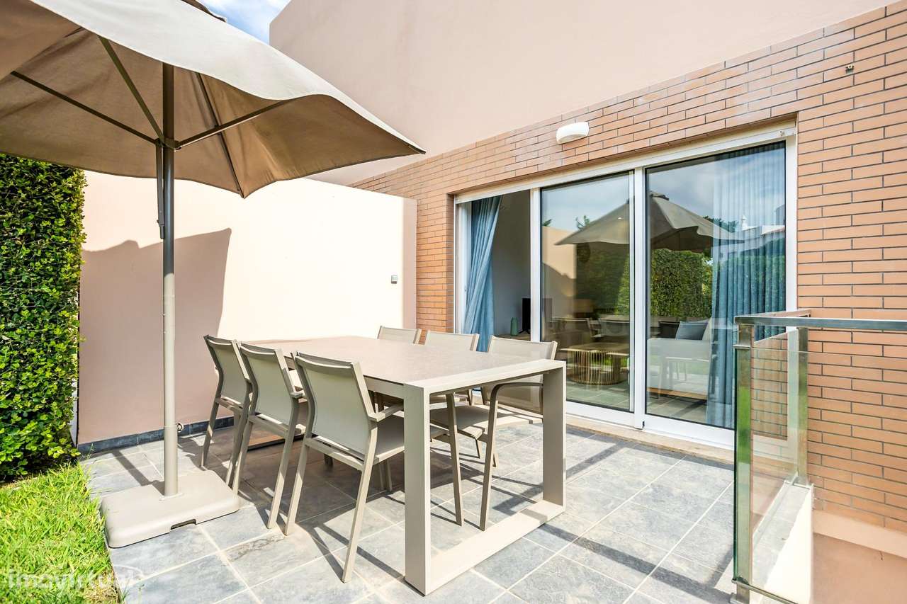 Moradia Geminada T2+1 em Condomínio de Luxo no Algarve-17