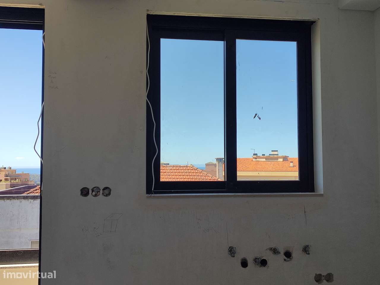 T2 c/ vistas, próximo de Santo Ovídio da futura estação da Linha Rubi.-14