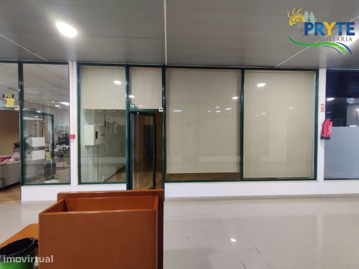 Loja com 60 metros quadrados localizada na Sertã - Grande imagem: 3/10