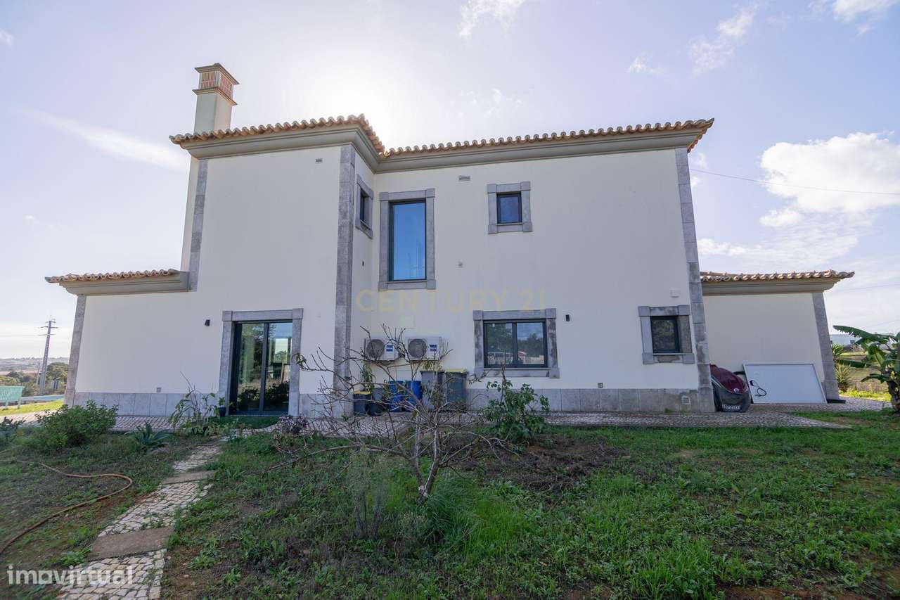 NAO PERCA ESTA GRANDE OPORTUNIDADE! FABULOSA MORADIA DE LUXO INDEPENDE - Grande imagem: 4/51