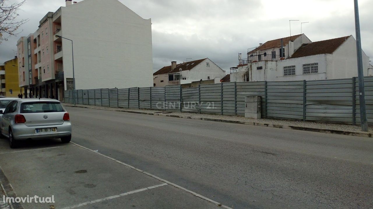 TERRENO PARA CONSTRUÇÃO NO MONTIJO