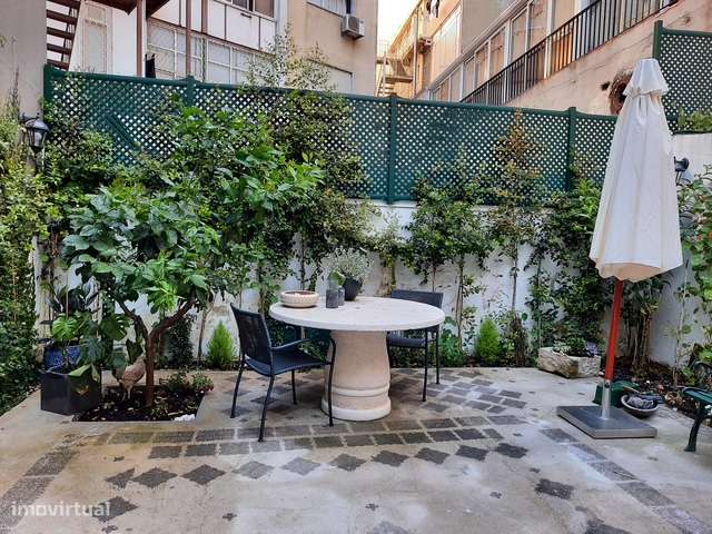 Elegante T3+ 1 com JARDIM privativo Próximo Metro Alameda-29