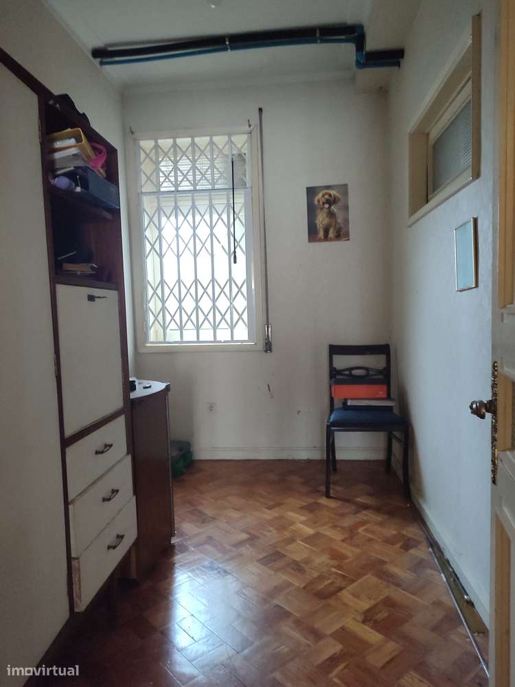 T2+1 na Avenida da Republica, junto à estação do metro - Grande imagem: 5/19