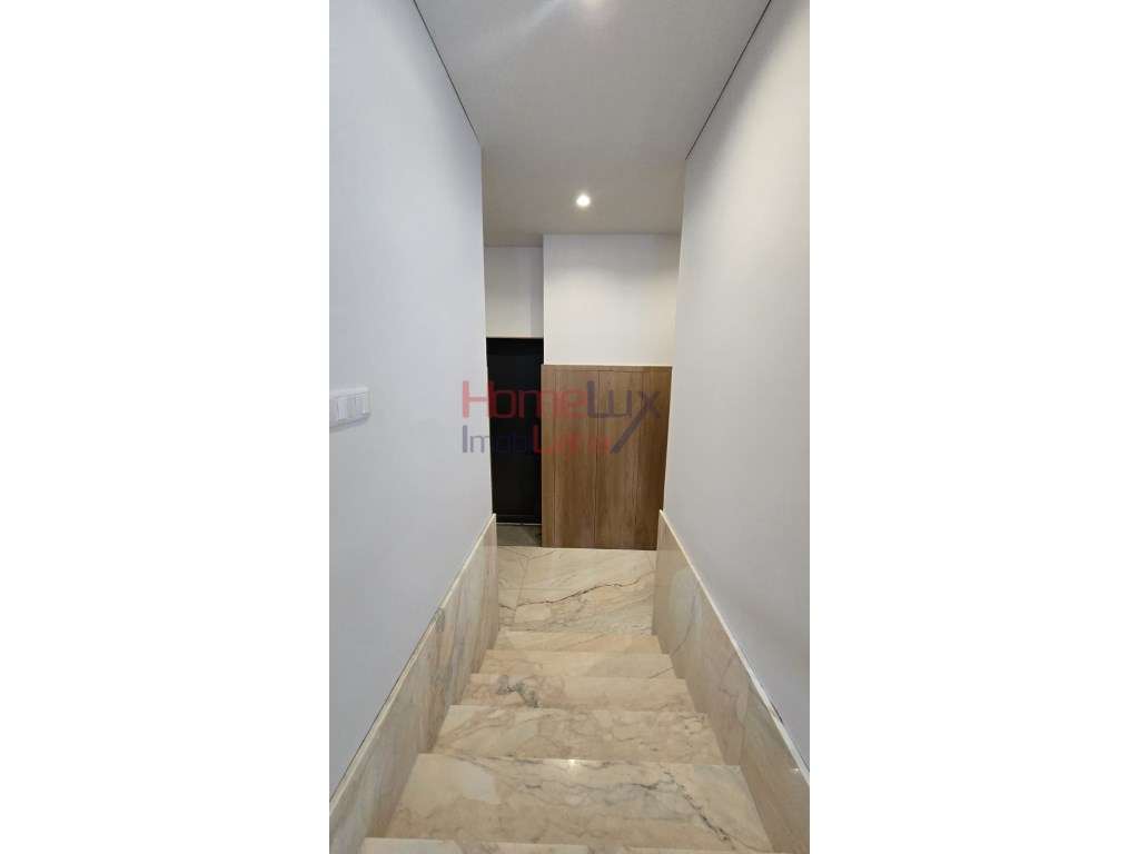 Moradia Geminada T3+1 com Jardim e Três Frentes Boavista, Porto - Grande imagem: 2/29