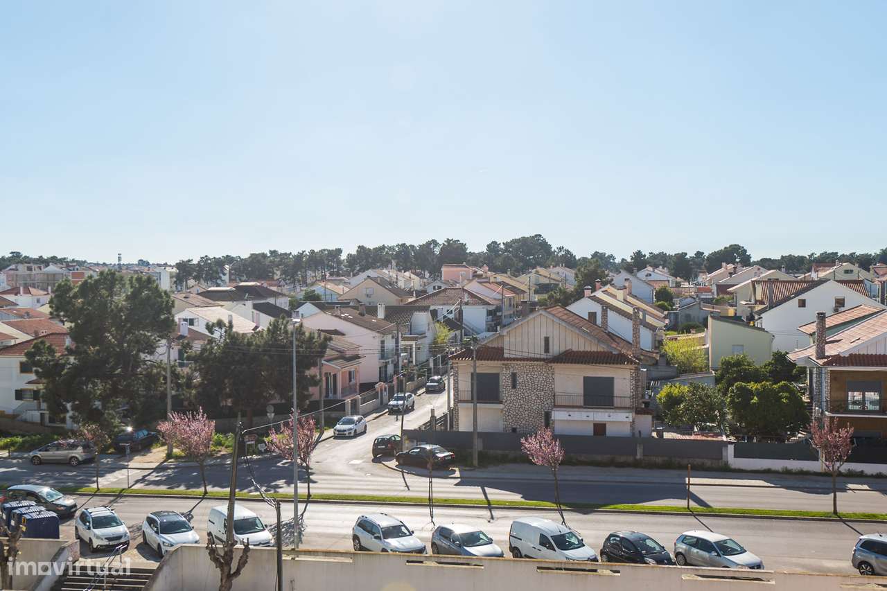 Apartamento T2 na Quinta do Conde com areas de 136m2-36