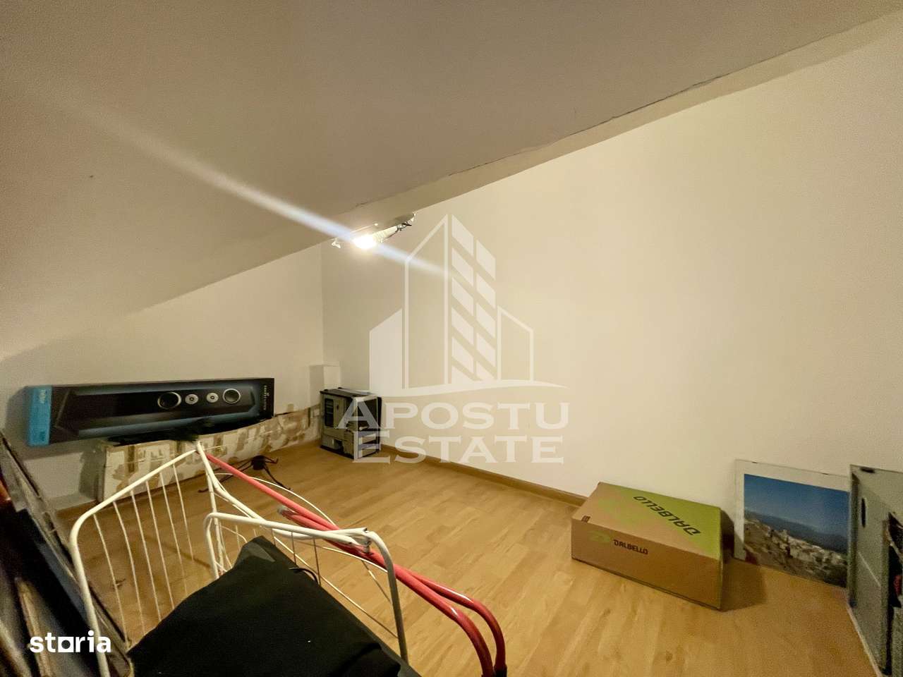 Apartament cu 3 camere, pe 2 niveluri, centrala proprie, Dambovita - Imagine principală: 3/7