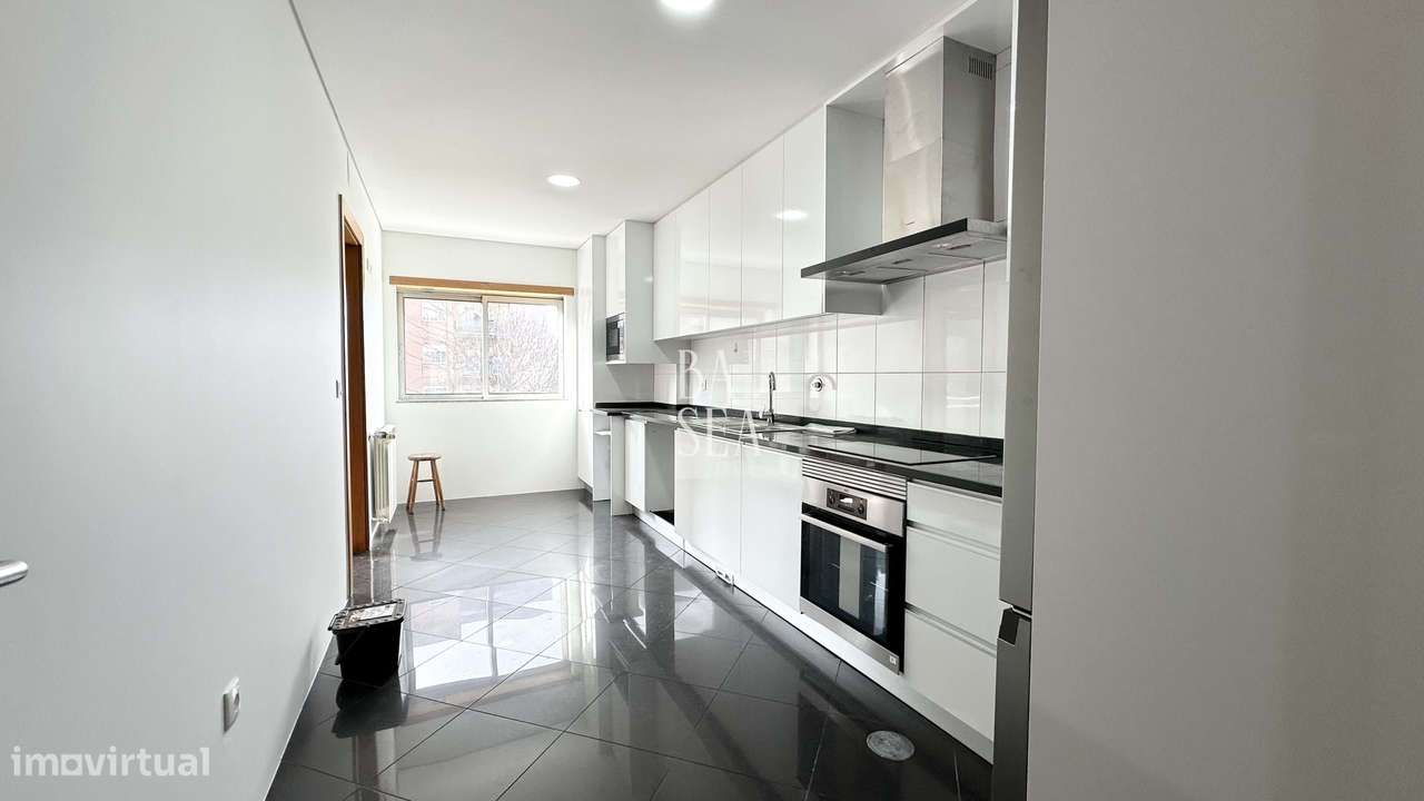 Apartamento T4 com Garagem Box 2 Carros em  Nogueiró  Braga . - Grande imagem: 2/21