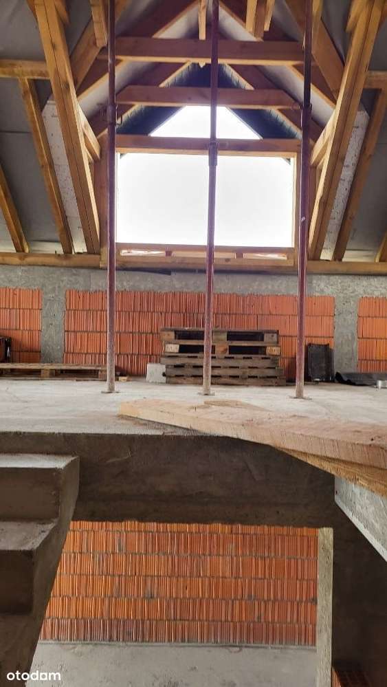 Dom jednorodzinny wolnostojący w stanie surowym-4