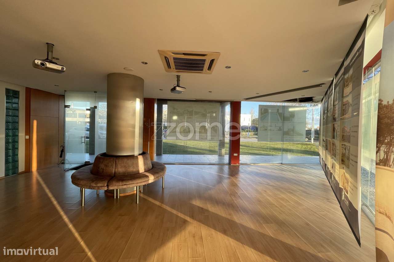 Loja de gaveto na Entrada Sul de Esposende | Visibilidade máxima - Grande imagem: 5/25