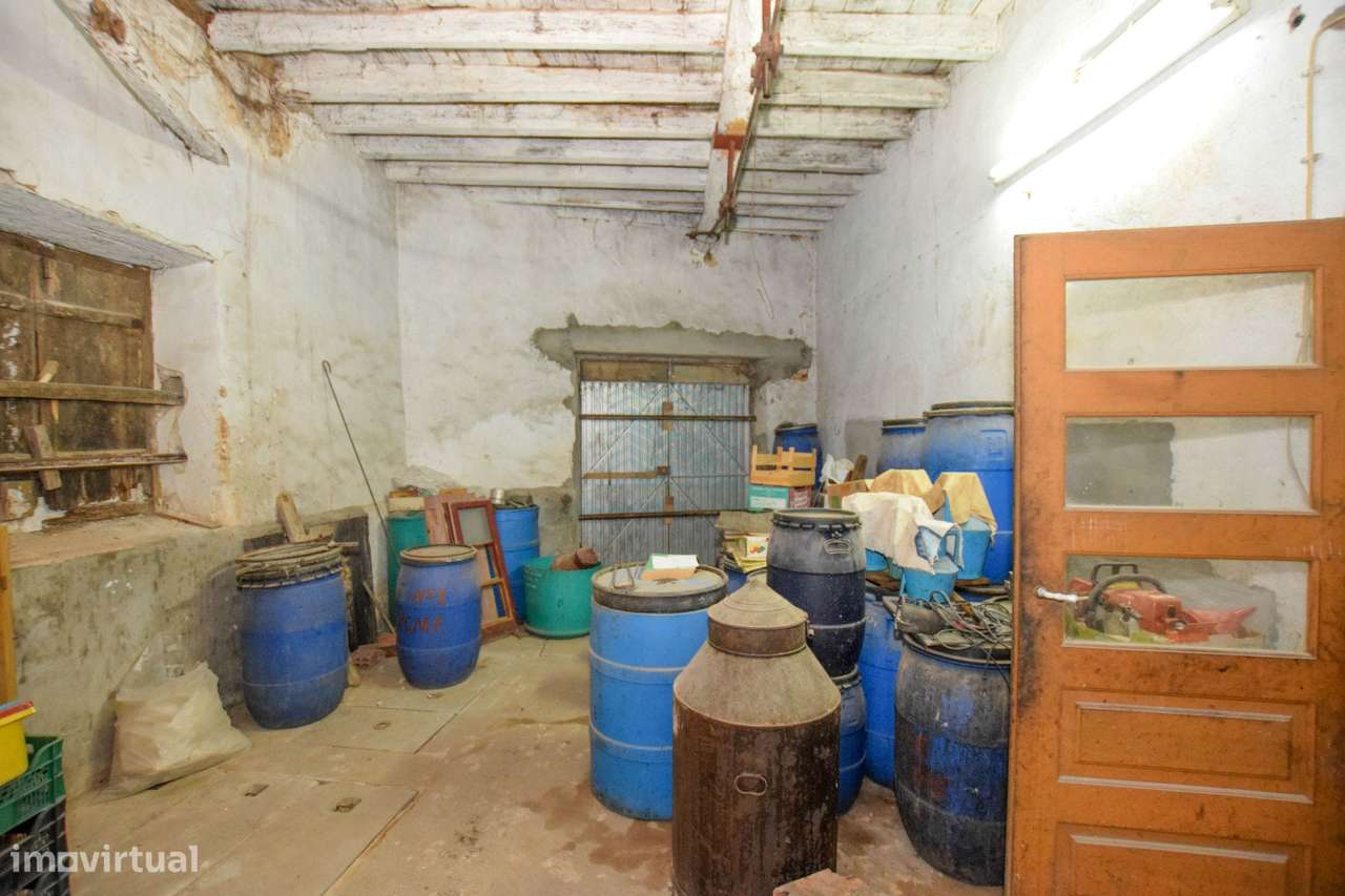 Moradia T7 com Garagem e Armazém - Alcorochel - Torres Novas-42