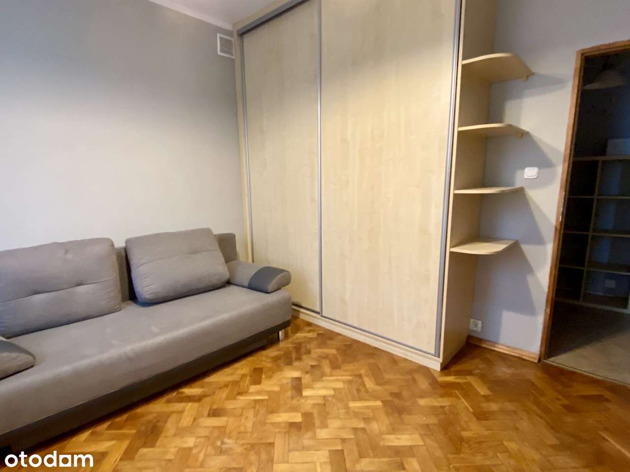Dwupokojowe mieszkanie 57 m² – 2. piętro, w pełni umeblowane - Pełny obrazek: 2/4