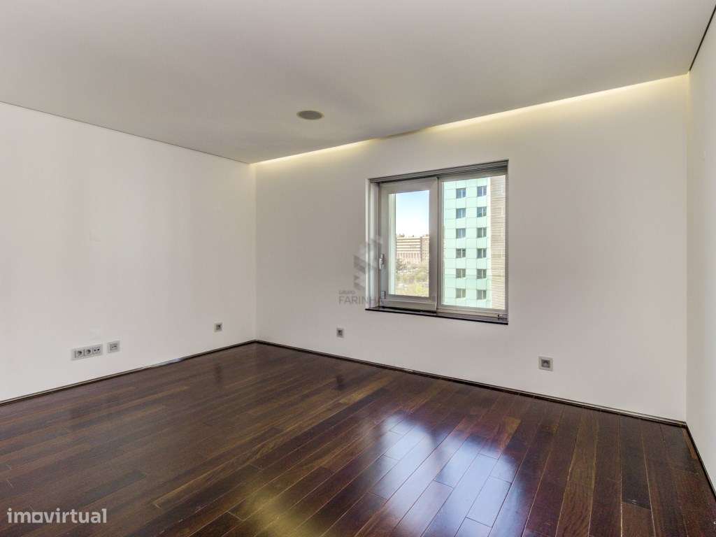 Magnífico apartamento T5 + 1 no Condomínio Jardins São Lourenço - L...-36