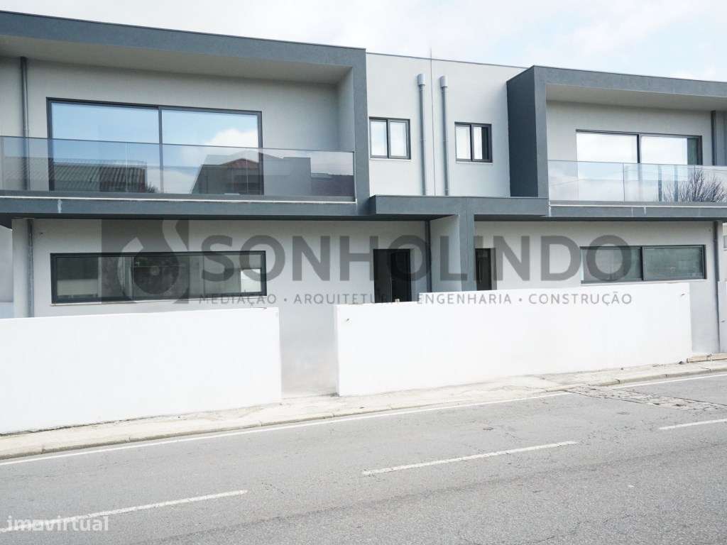 Moradia T3 Nova com escritório, no centro da cidade em fase final d...-26