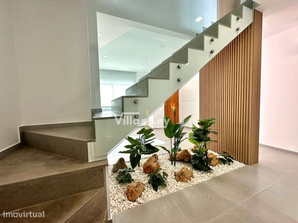 Moradia 6 quartos, no centro de Lagos com excelente vista mar, Lago...-11