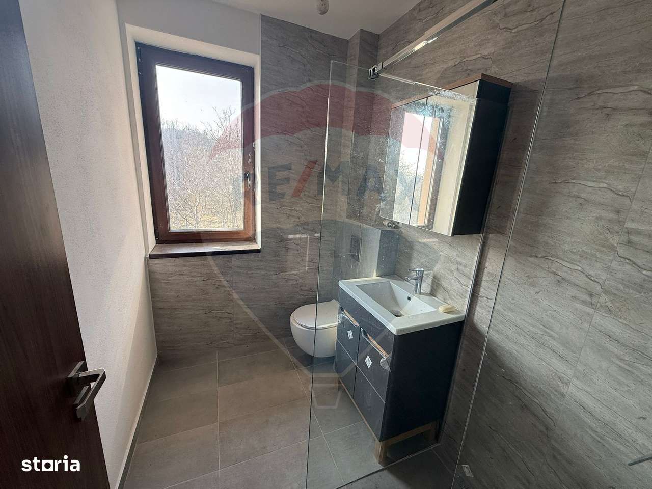 De vânzare Casă nouă cu 4 camere, teren 1190 mp Cartier Podgoria-9