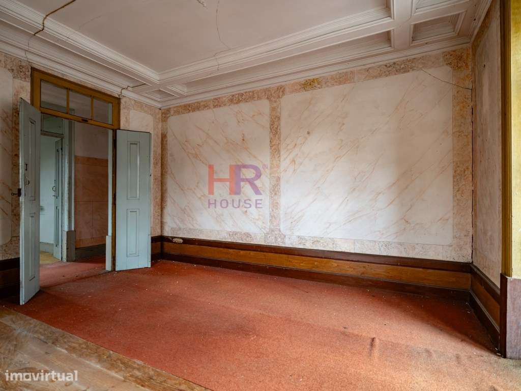 Coimbra, Vende-se Moradia com terreno e jardim.-19