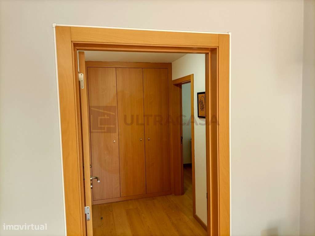 Vende-se Excelente T3 na Pontinha com 2 Lugares de Parqueamento-19