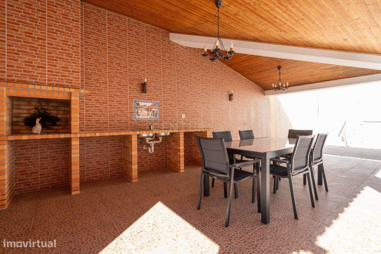 Moradia T3 - C/ espaço exterior e piscina-56