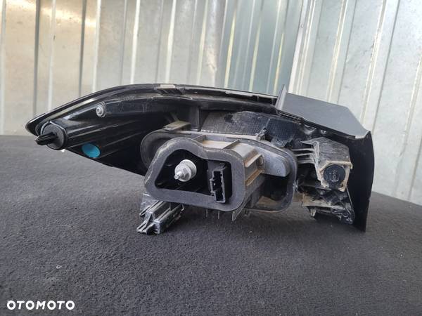 Lampa tylna lewa prawa tył Opel Corsa F - 3