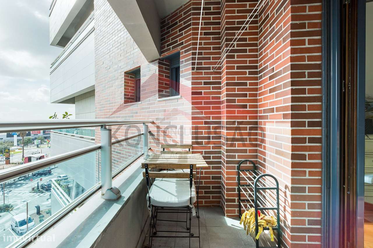 ** Excelente T3 Remodelado na Malvarosa com Garagem para 3 Viaturas...-20