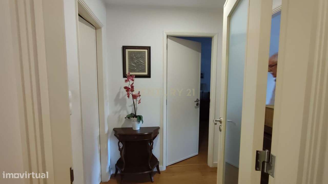 Magnífica propriedade T2 em Linda-A-Velha, Lisboa-23